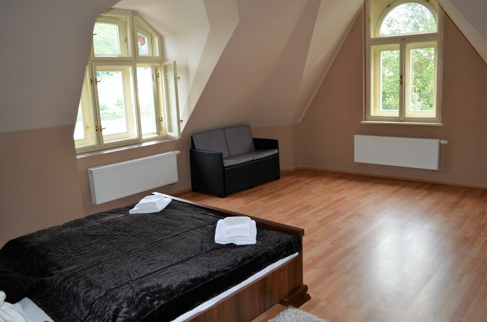 Villa Sofia Apartments Karlovy Vary Bagian luar foto